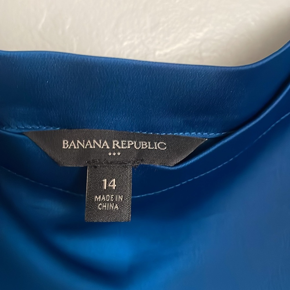 Banana Republic blue satin flutter sleeve dress - Picture 4 of 6